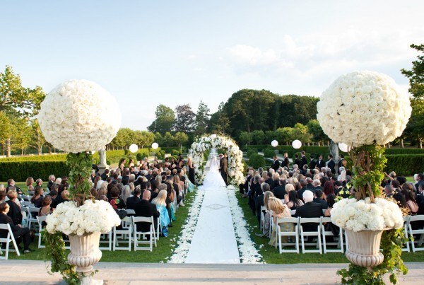 Wedding at Oheka Castle by Tantawan Bloom