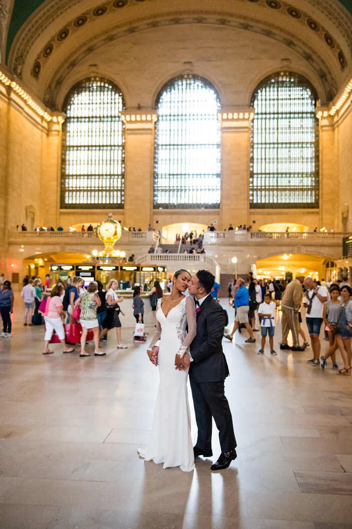 Wedding-photo-in-Grand-Central-New-York